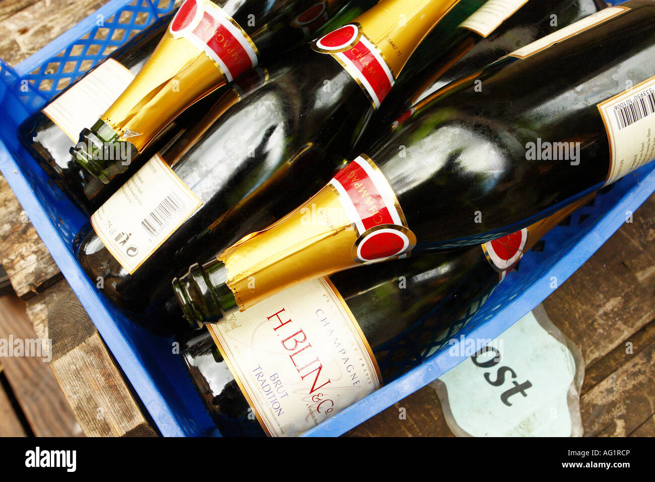 Empty champagne bottles hires stock photography and images Alamy