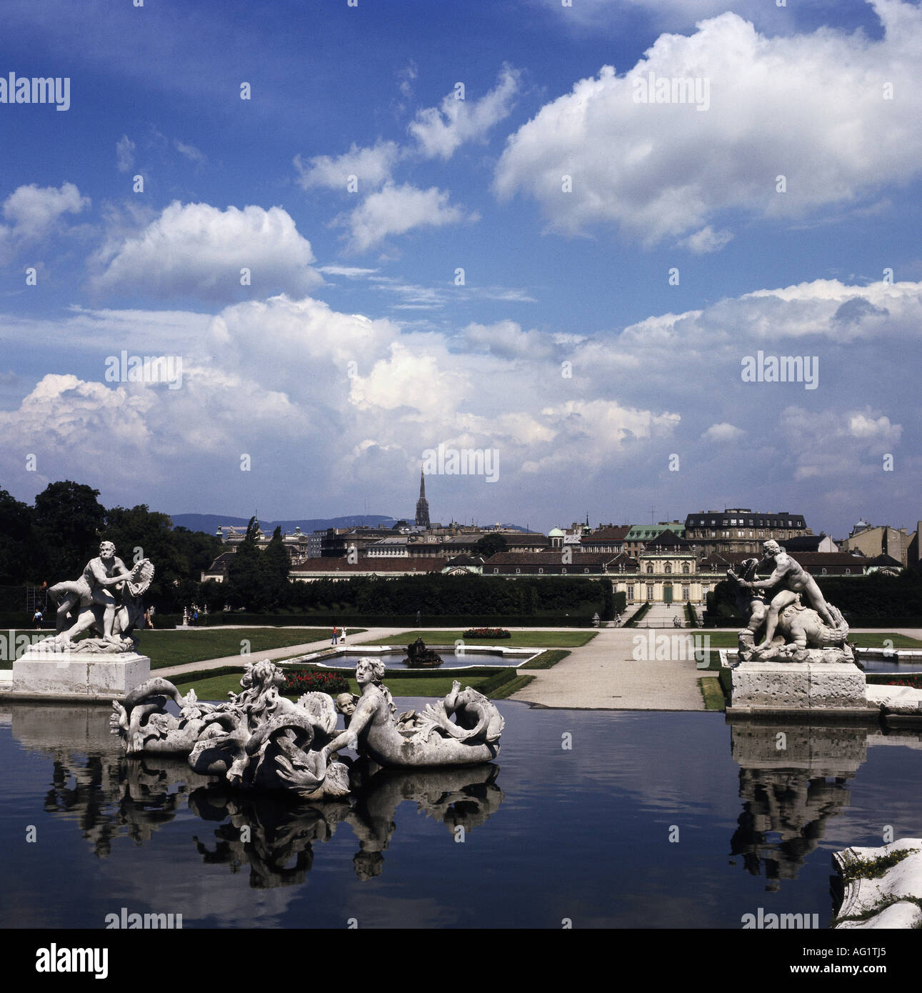 geography/travel, Austria, Vienna, Belvedere palace, park, built circa 1705 by Dominique Girard, for Prince Eugene of Savoy,  architecture, baroque, garden, sculpture, Europe, Stock Photo