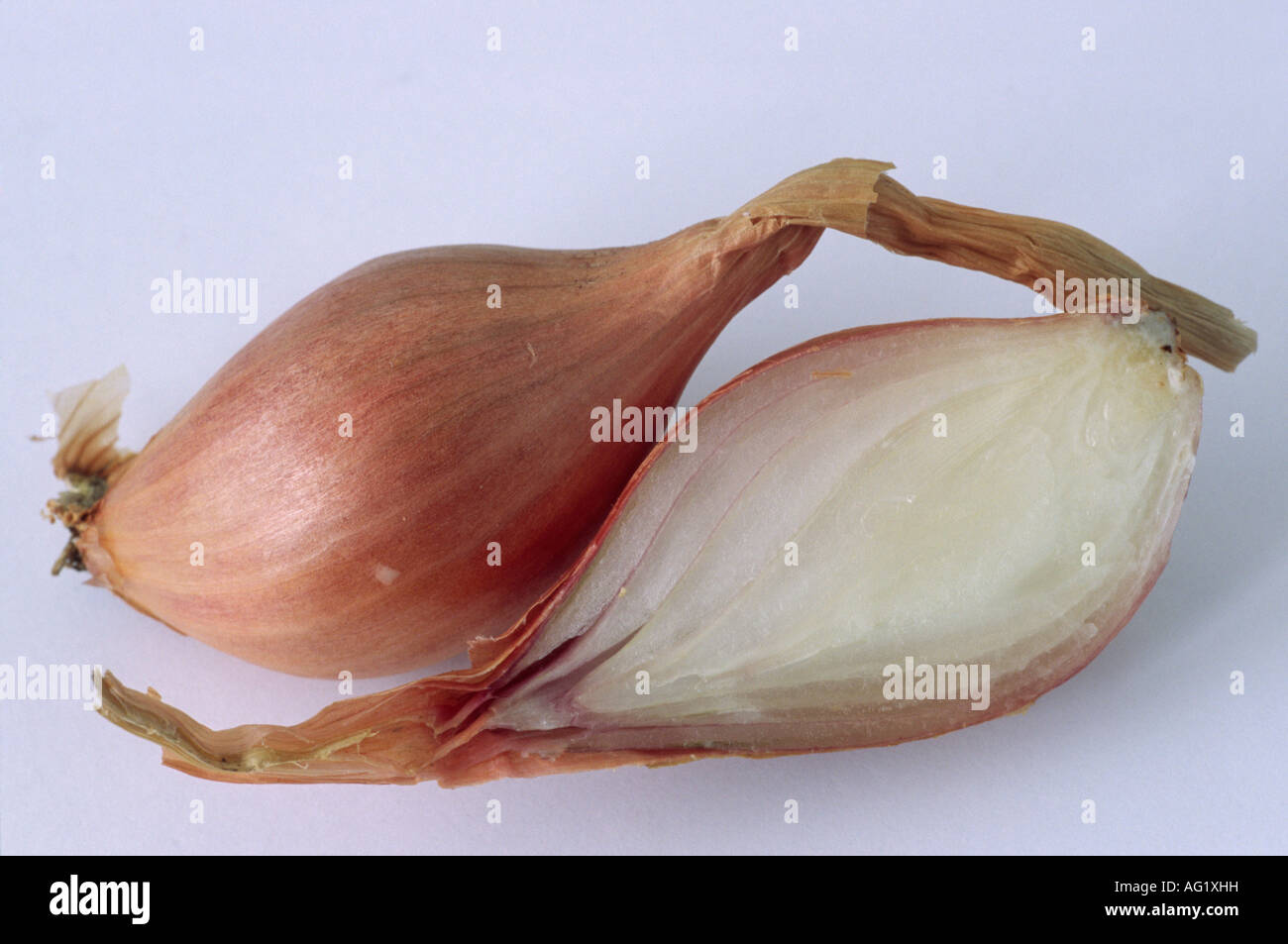 Premium Photo  Closeup photo of peeled shallots