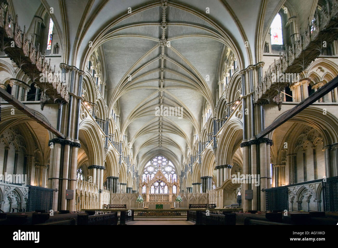 LINCOLN CATHEDRAL INTERIOR Stock Photo Alamy lincoln-cathedral-interior-stock-photo-alamy
