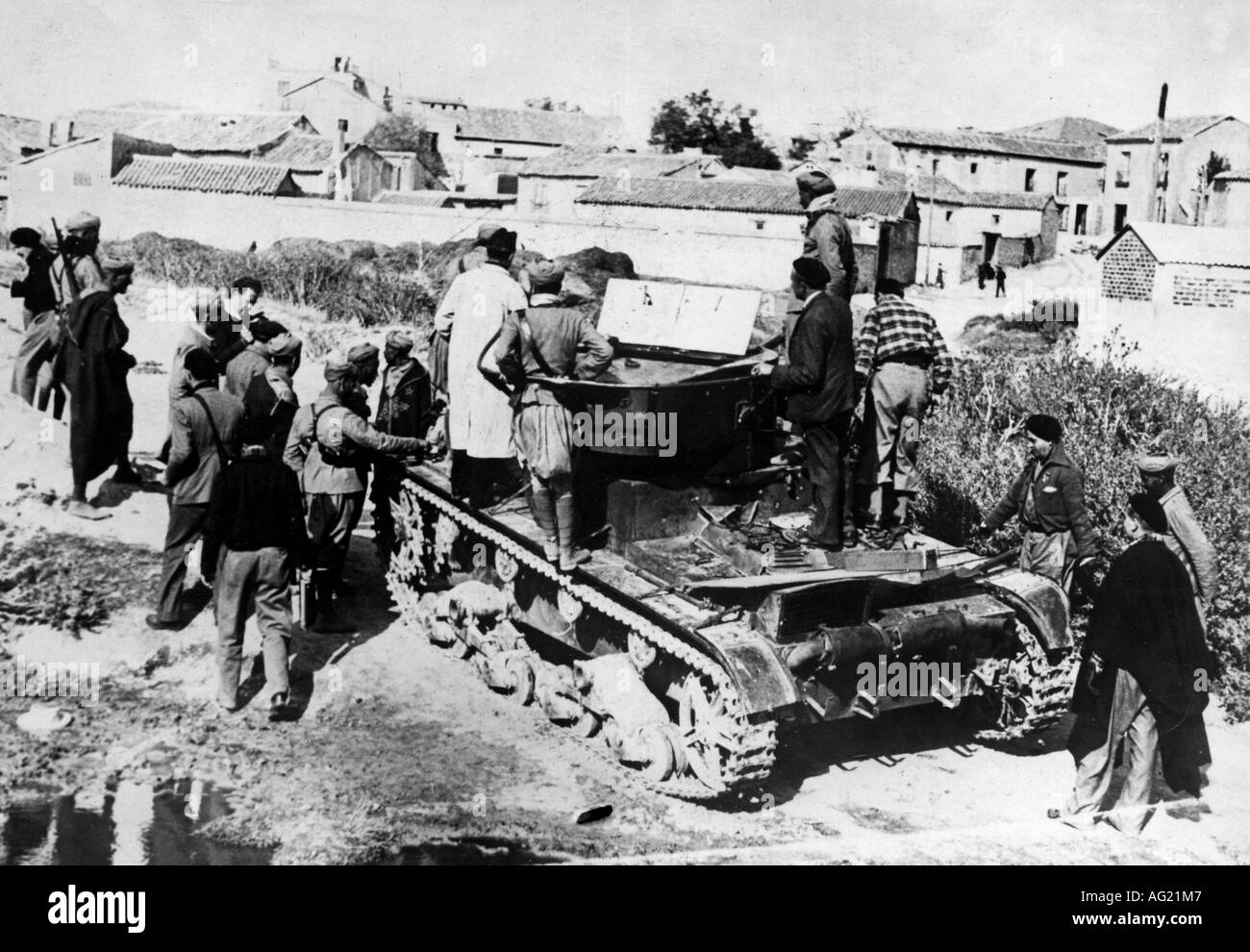 T 26 spanish civil war Black and White Stock Photos & Images