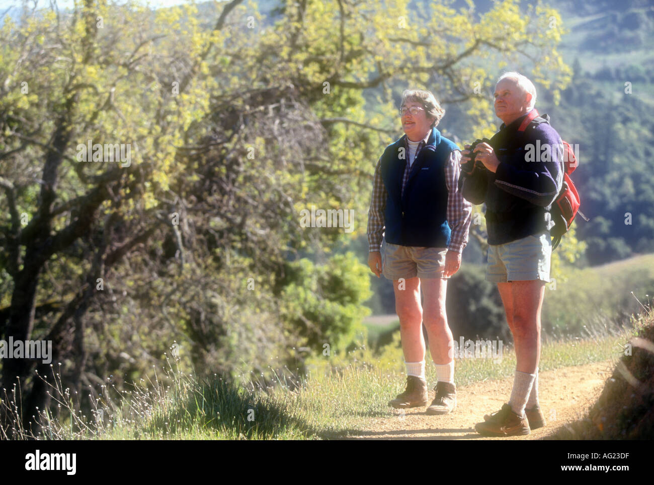 Hiking view fitness couple hi-res stock photography and images - Alamy