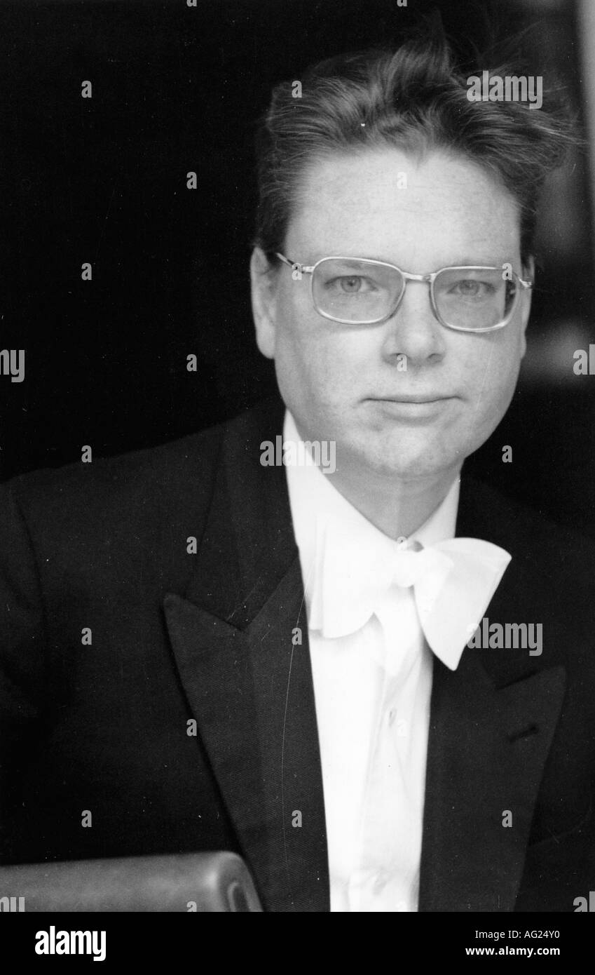 Zender, Hans, * 22.11.1936, German conductor and composer, portrait, 1980s, Stock Photo