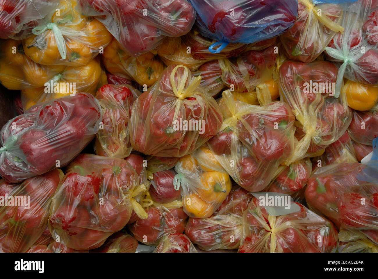 Vegetables packed in plastic containers Stock Photo Alamy