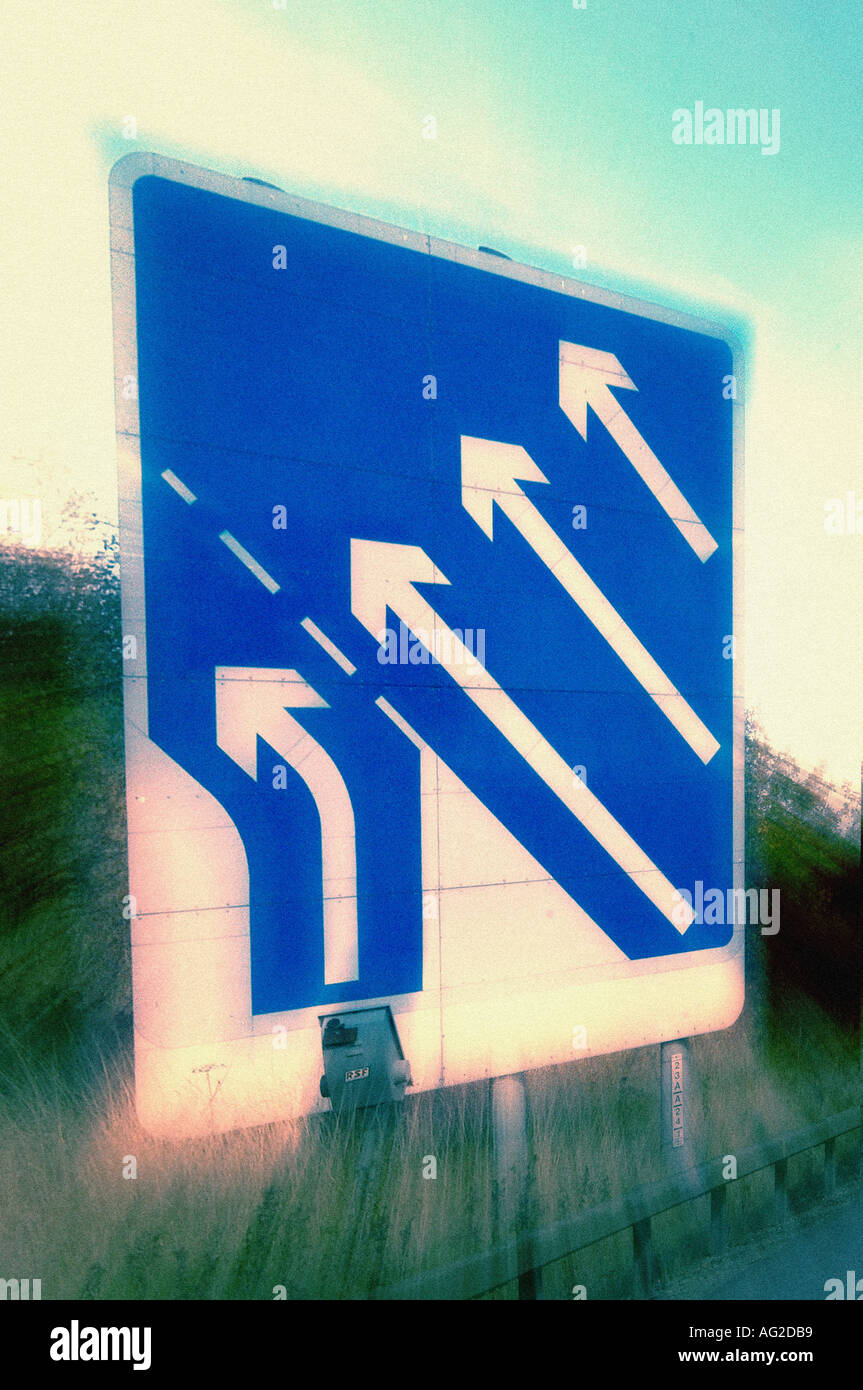 Merge sign hi-res stock photography and images - Alamy