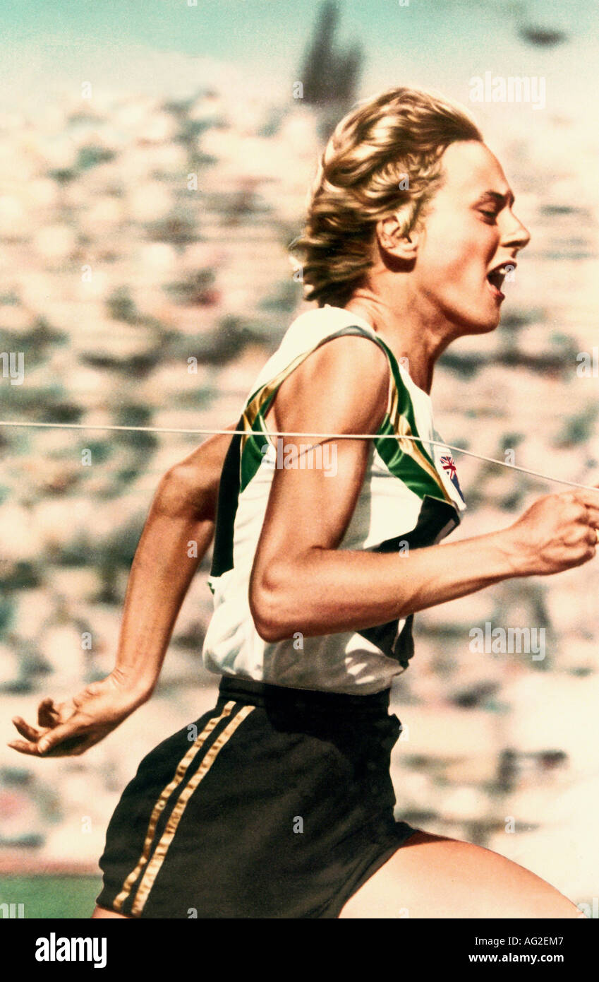 Cuthbert, Elisabeth 'Betty', * 20.4.1938, Australian athlete (athletics), half length, Olympic Games, Melbourne, Australia, 1956, Stock Photo