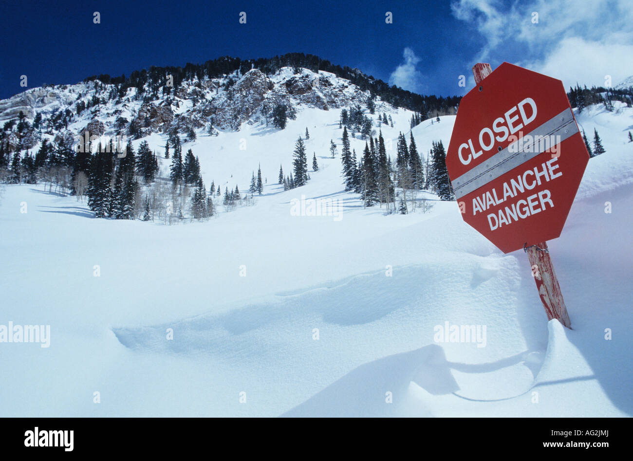Avalanche snow danger hires stock photography and images Alamy