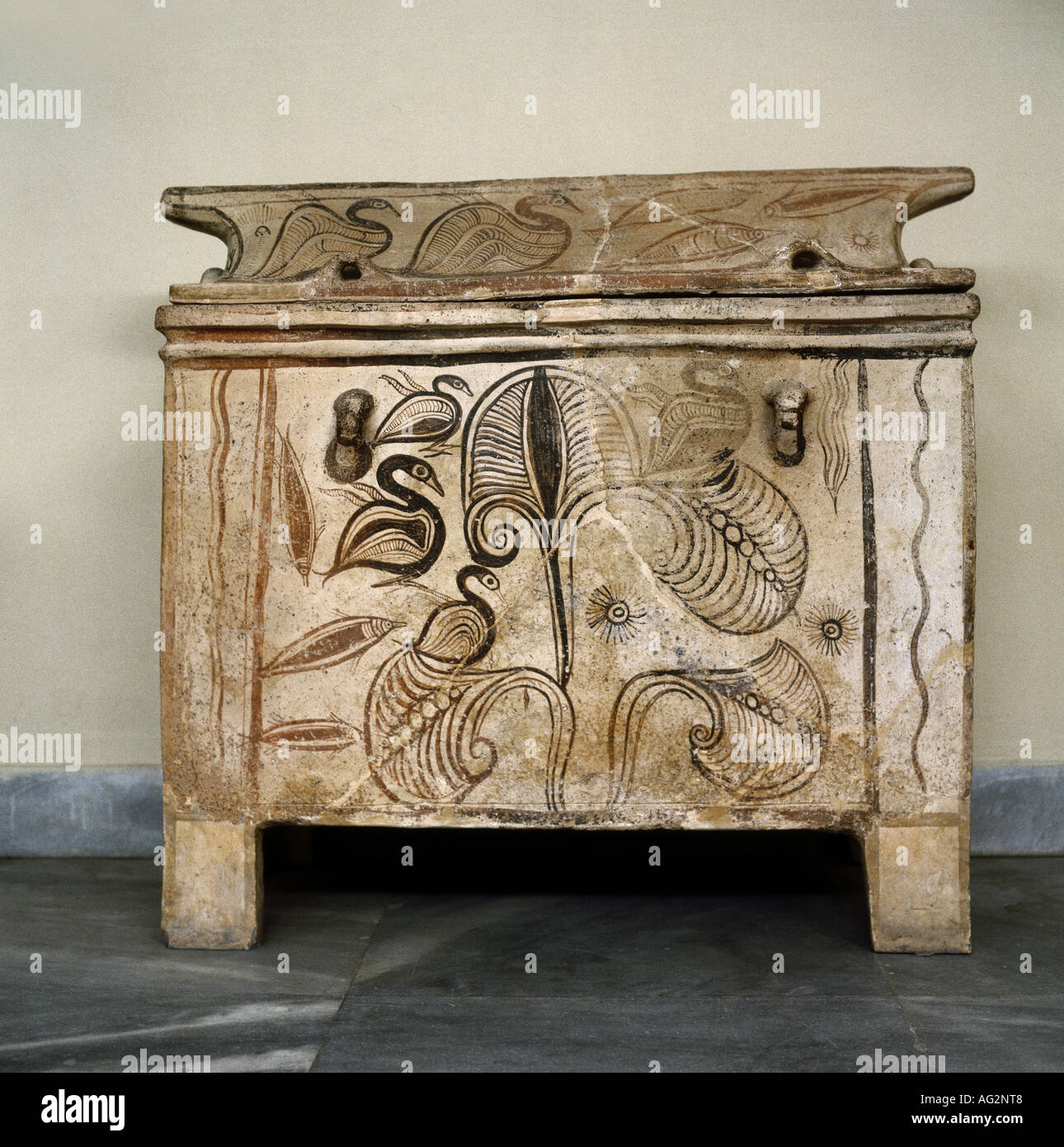 fine arts, Minoan, chest sarcophagus with cover from Vasilika Anogeia