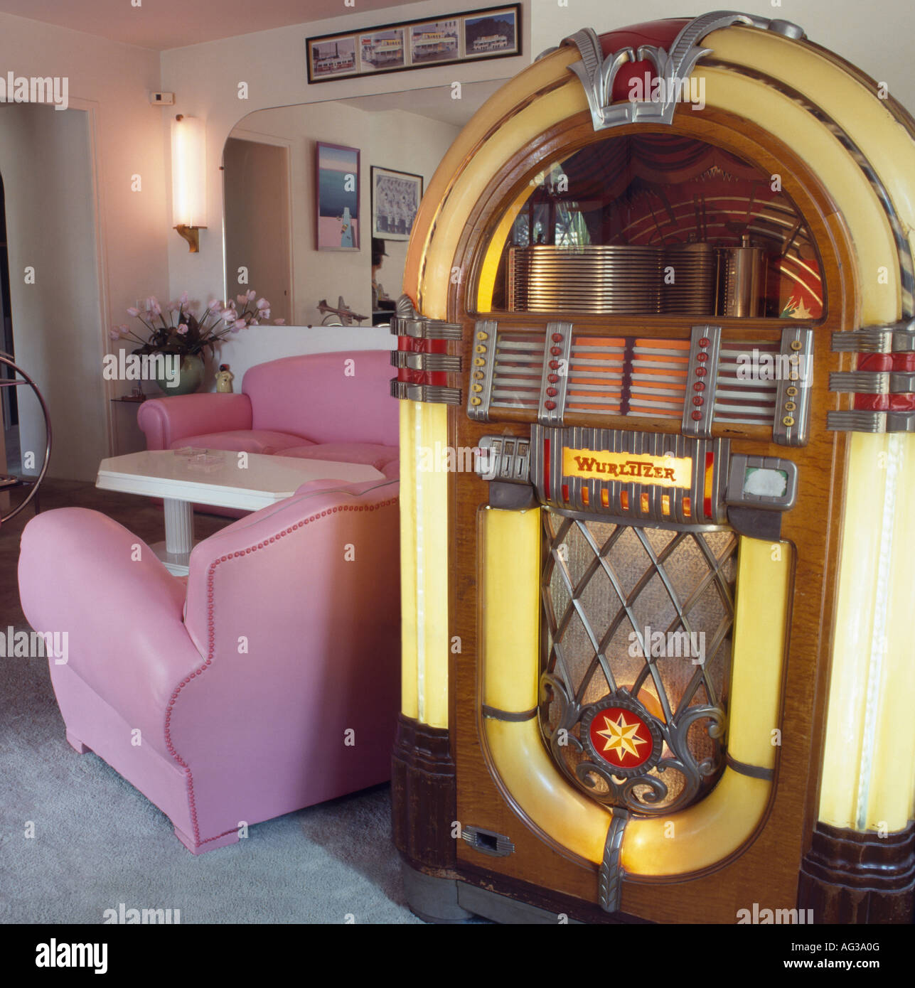 Vintage juke box hi-res stock photography and images - Alamy