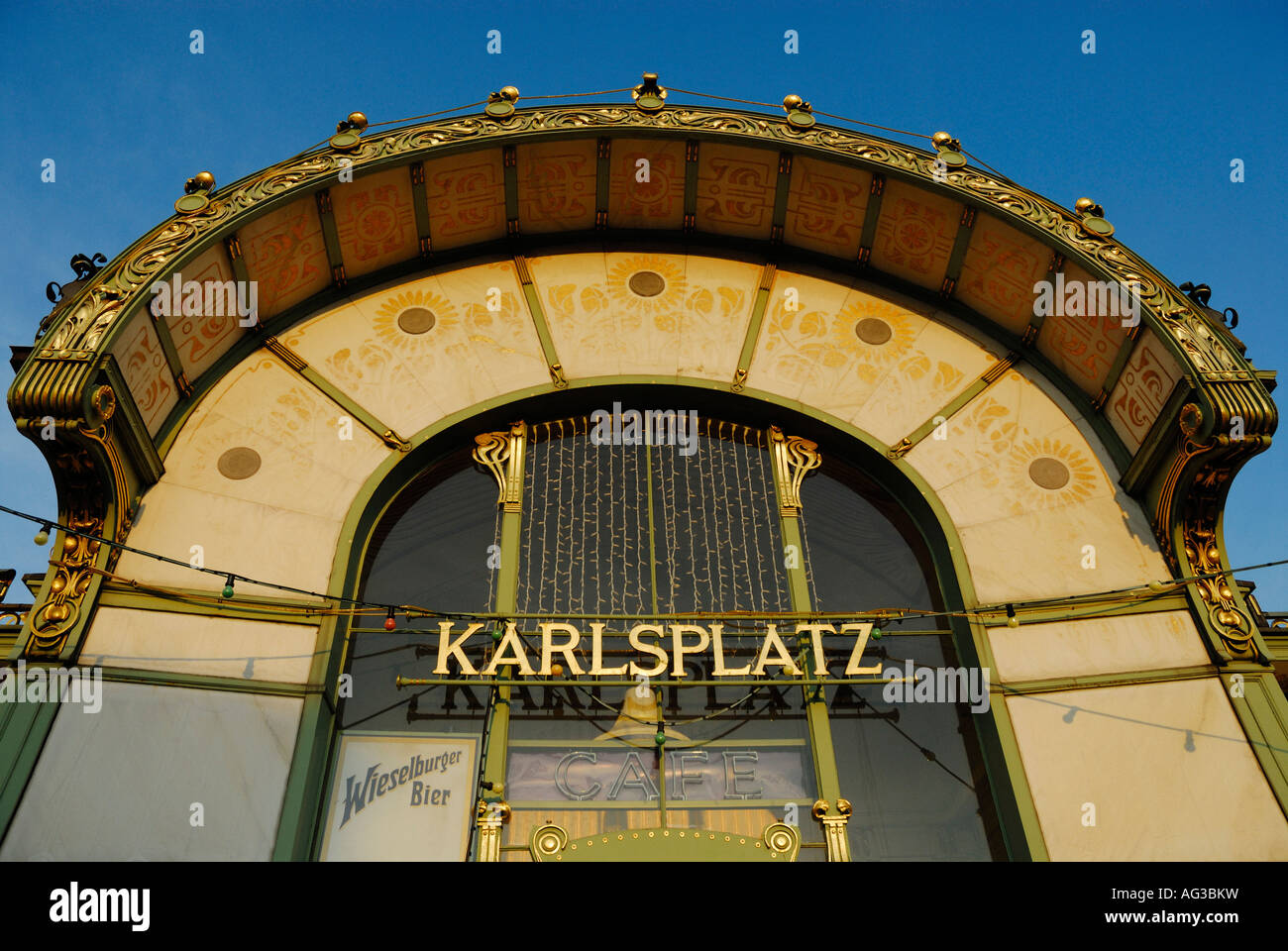 VIENNA. KARLSPLATZ METRO STATION, OTTO WAGNER PAVILION. VIENNA, AUSTRIA Stock Photo