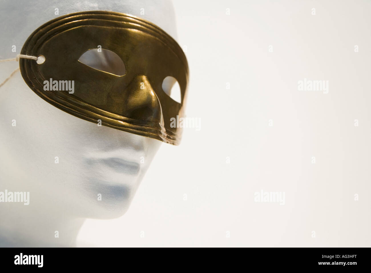 Mannequin wearing a mask Stock Photo - Alamy