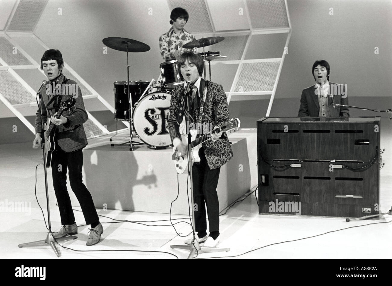 SMALL FACES UK pop group on TV in 1967. From l: Ronnie Wood, Kenny Jones, Steve Marriott and Ian McLaghan. Photo Tony Gale Stock Photo
