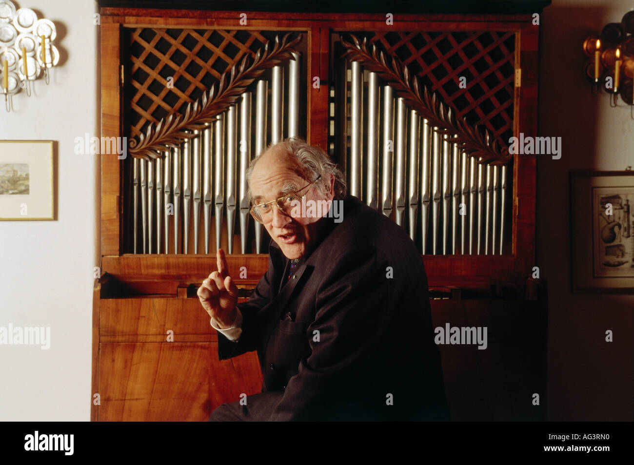 Everding, August, 31.10.1928 - 26.1.1999, German intendant, half length, sitting in front of organ, 1995, Stock Photo