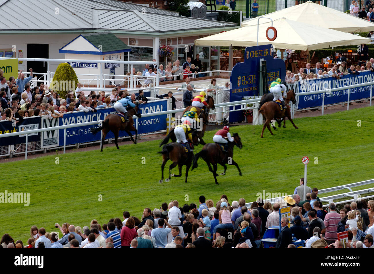 Chester races horse hi-res stock photography and images - Alamy