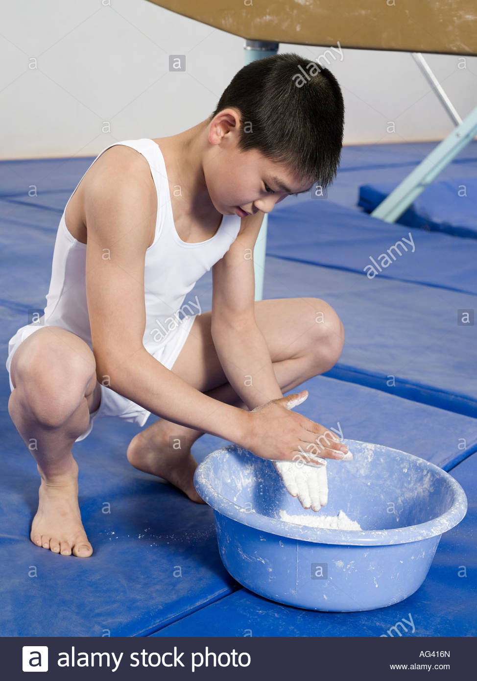 Gymnastics Chalk Stock Photos & Gymnastics Chalk Stock Images Alamy