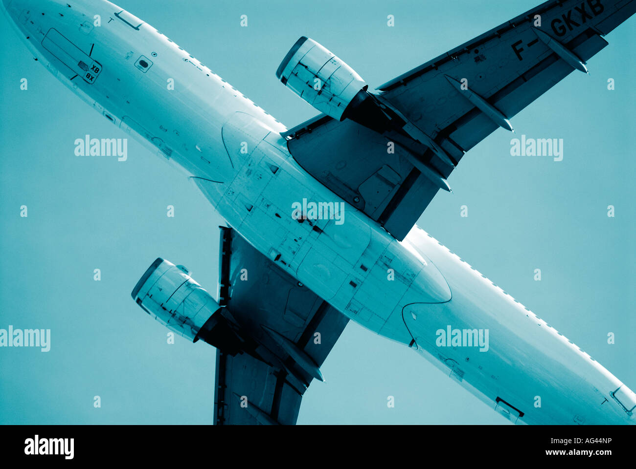 Airliner at Manchester Airport Stock Photo - Alamy