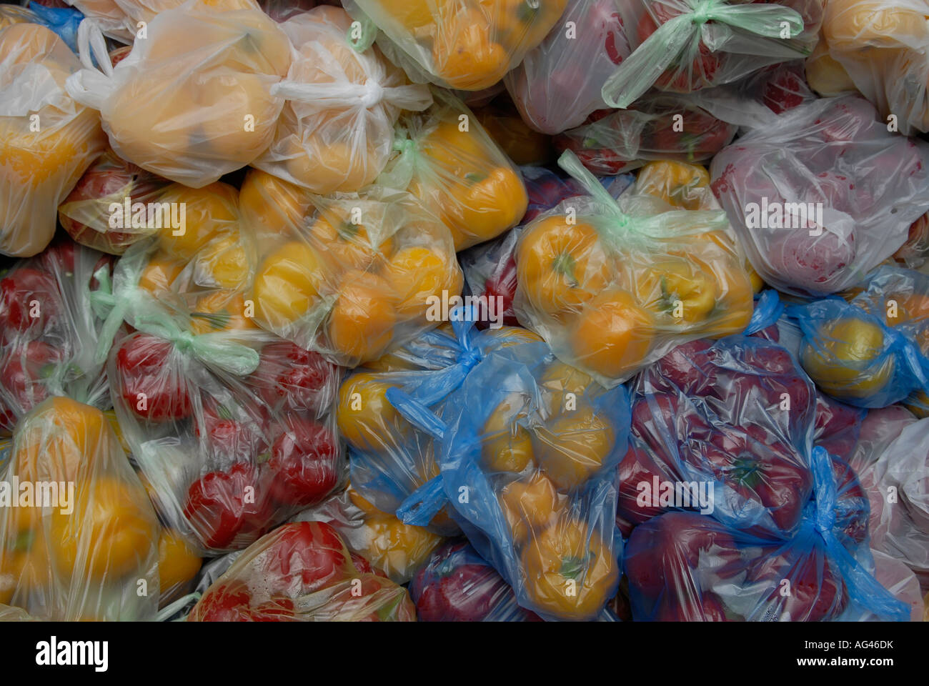 Vegetables packed in plastic containers Stock Photo Alamy
