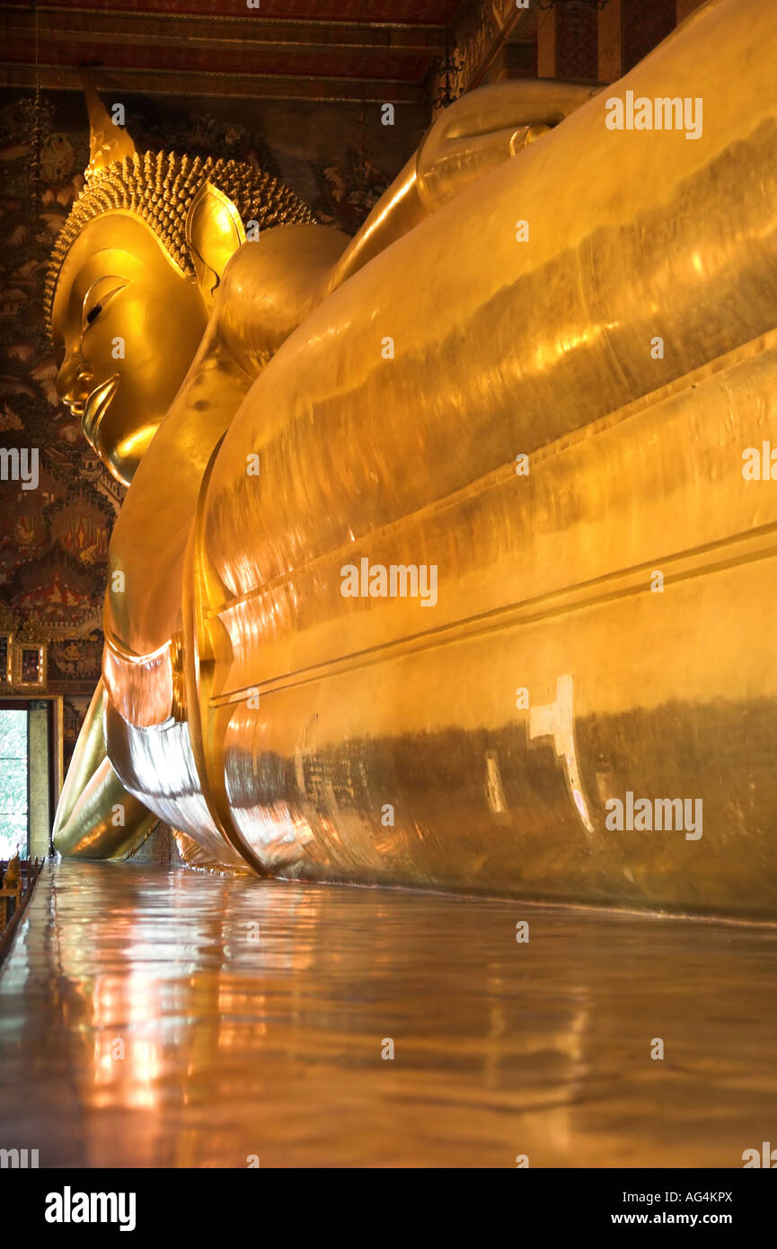 Wat Pho Temple of the Reclining Buddha Bangkok Stock Photo - Alamy