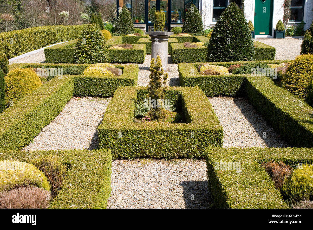 Box parterre hires stock photography and images Alamy