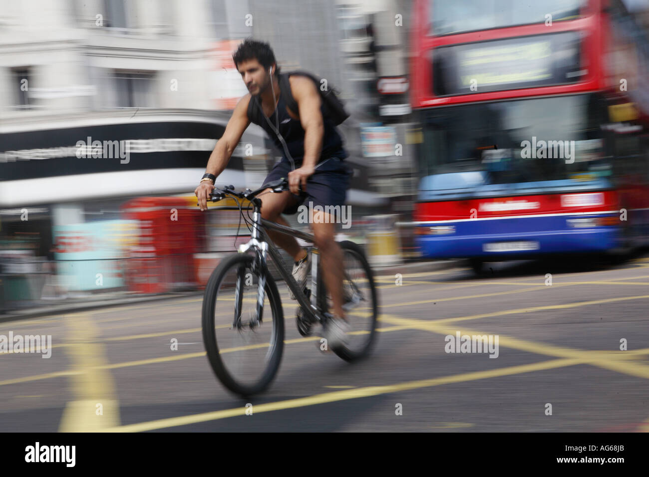 Centre point london bus hi-res stock photography and images - Alamy