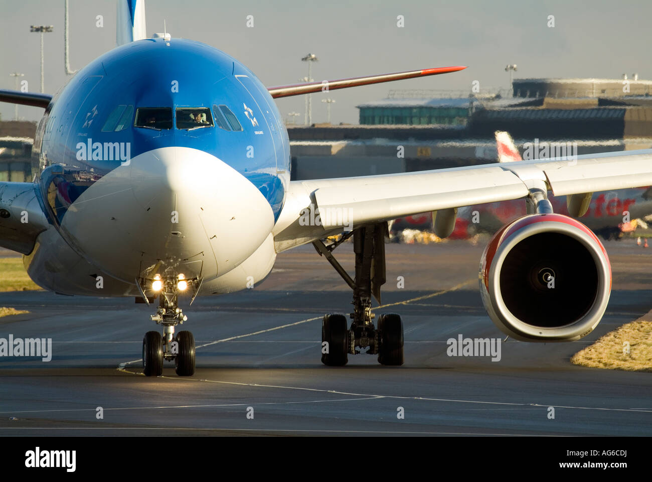 Airliner at Manchester Airport Stock Photo - Alamy
