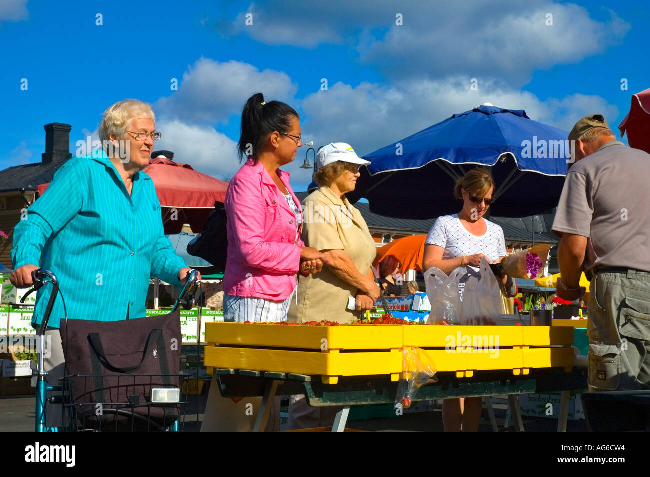 Food Stall Outdoor Market Kauppatori Hi res Stock Photography And food-stall-outdoor-market-kauppatori-hi-res-stock-photography-and