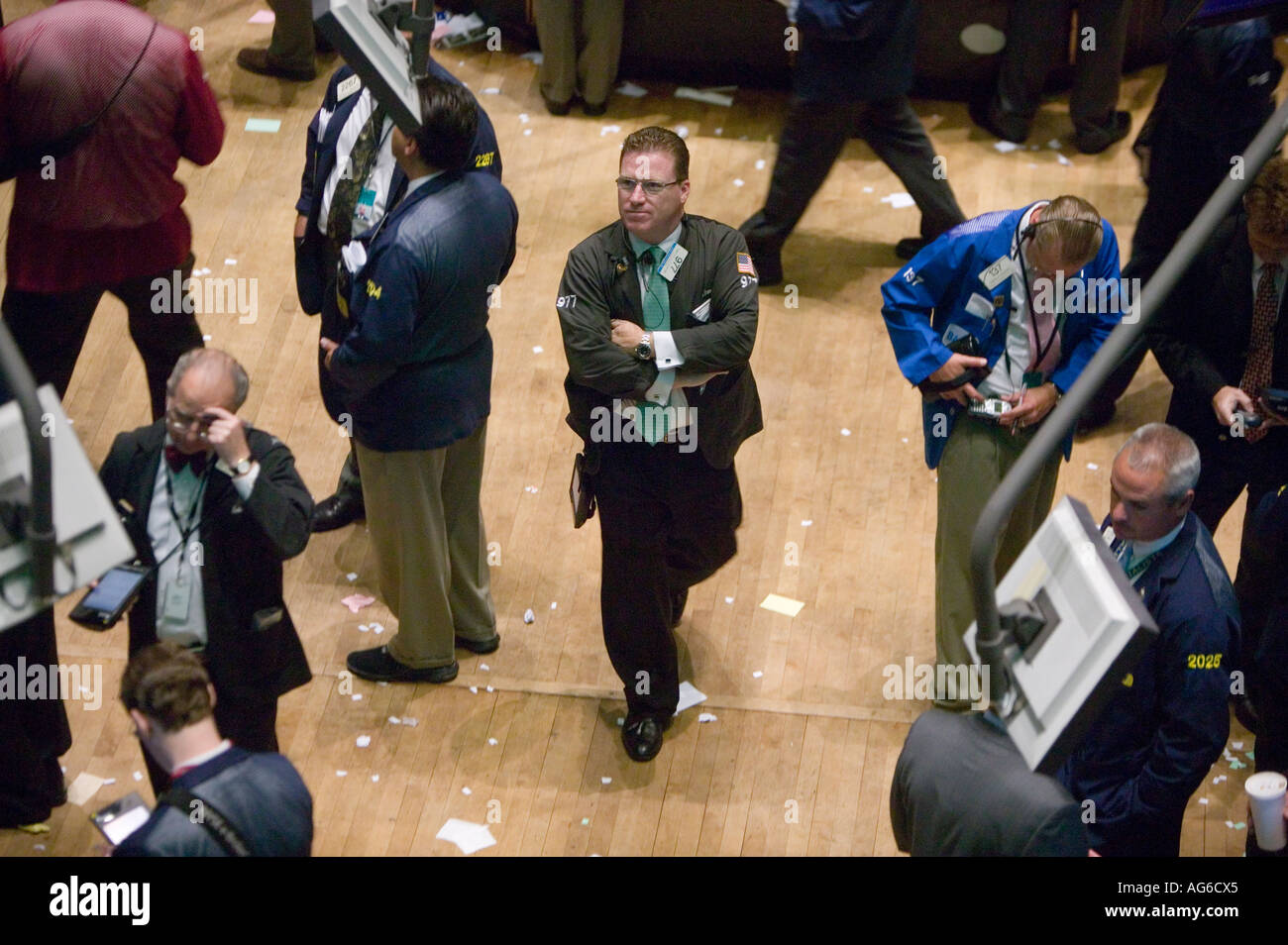 Traders at work in the main trading room at the NYSE in New York City USA July 2006 Stock Photo