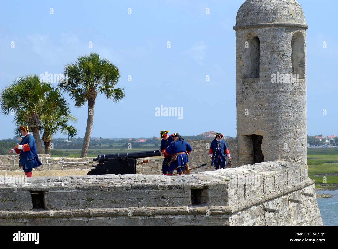 reenactors prepare to fire cannon, Castillo de San Marcos Natl ...