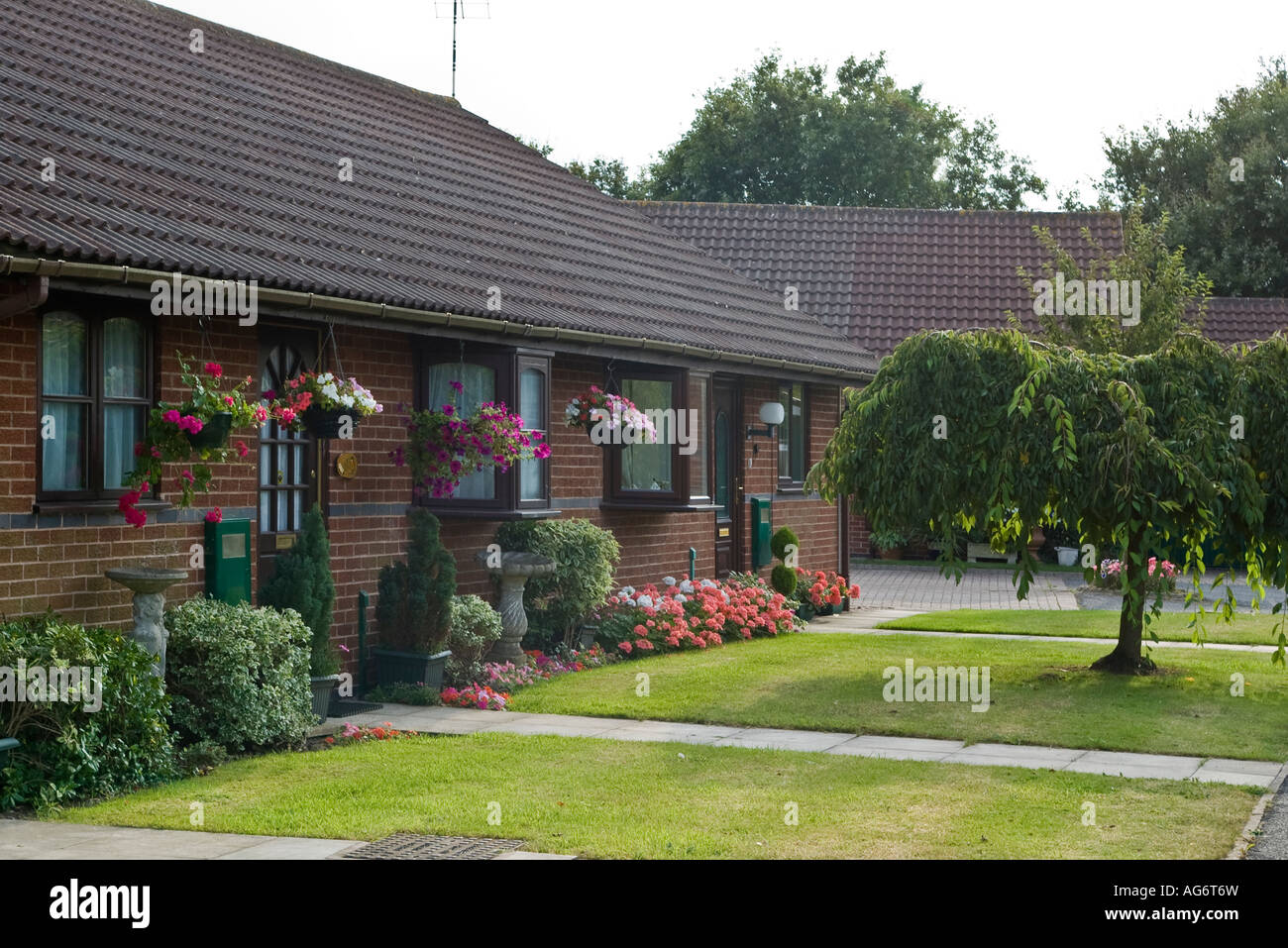 Retirement bungalows hires stock photography and images Alamy