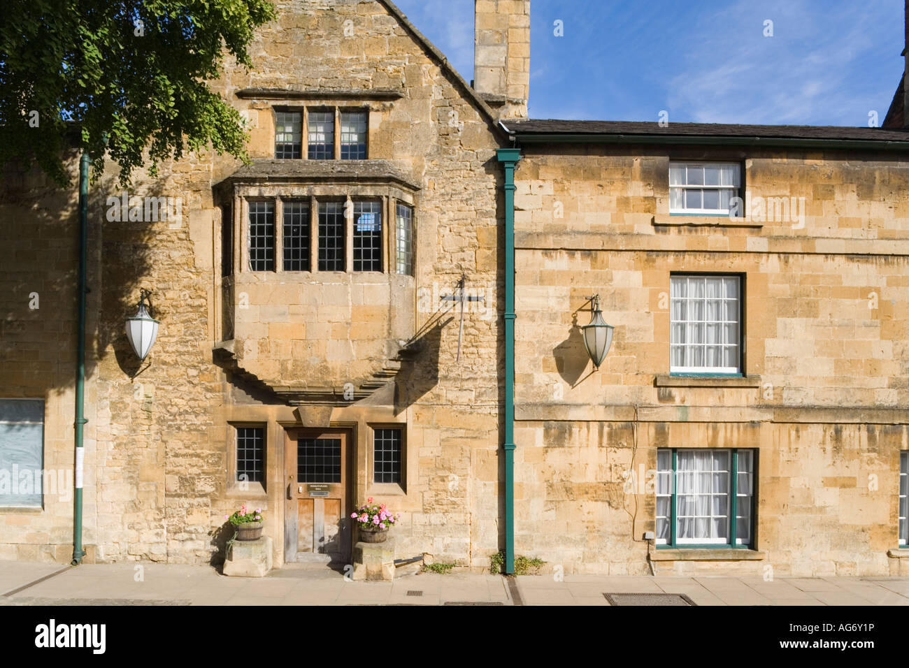 The fourteenth century Woolstaplers Hall in the Cotswold town of Chipping Campden, Gloucestershire UK Stock Photo