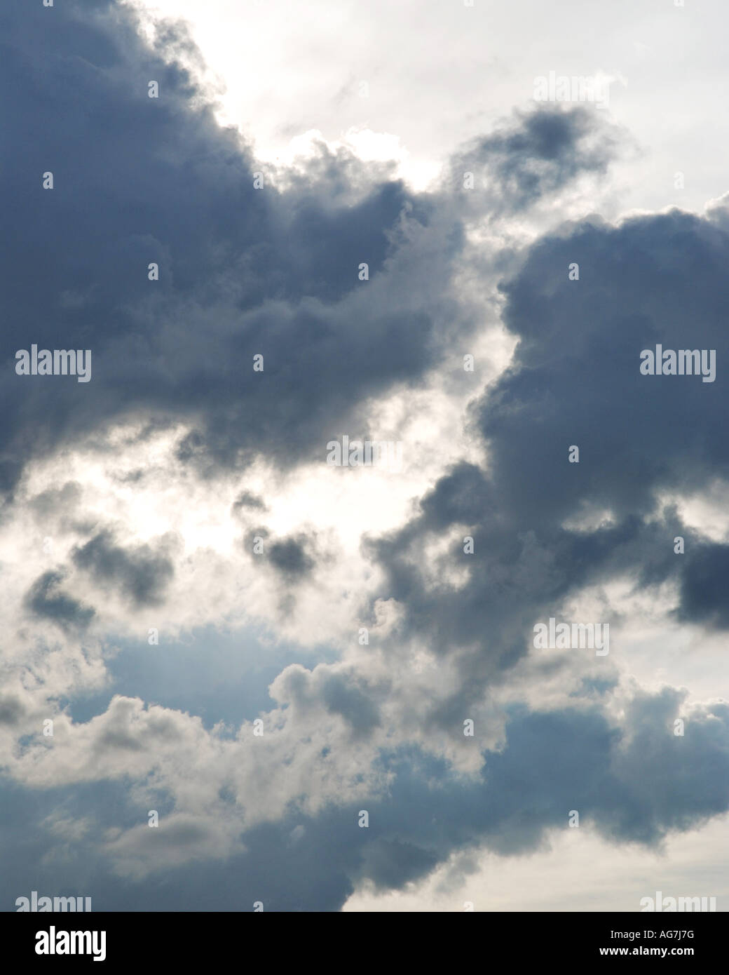 Dense cloud cover hi-res stock photography and images - Alamy