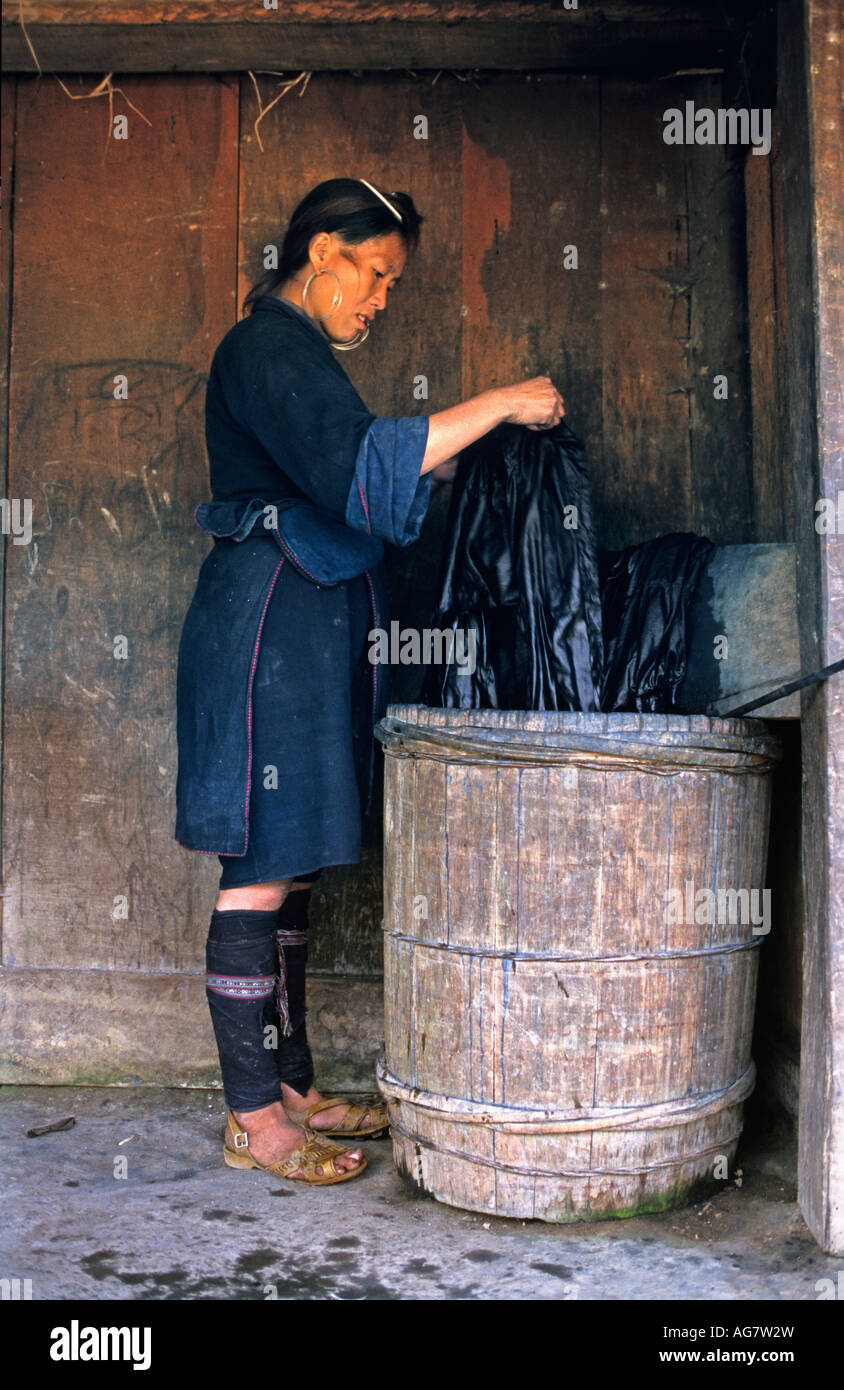 Woman dying clothes hi-res stock photography and images - Alamy Woman dying clothes hi-res stock photography and images - Alamy