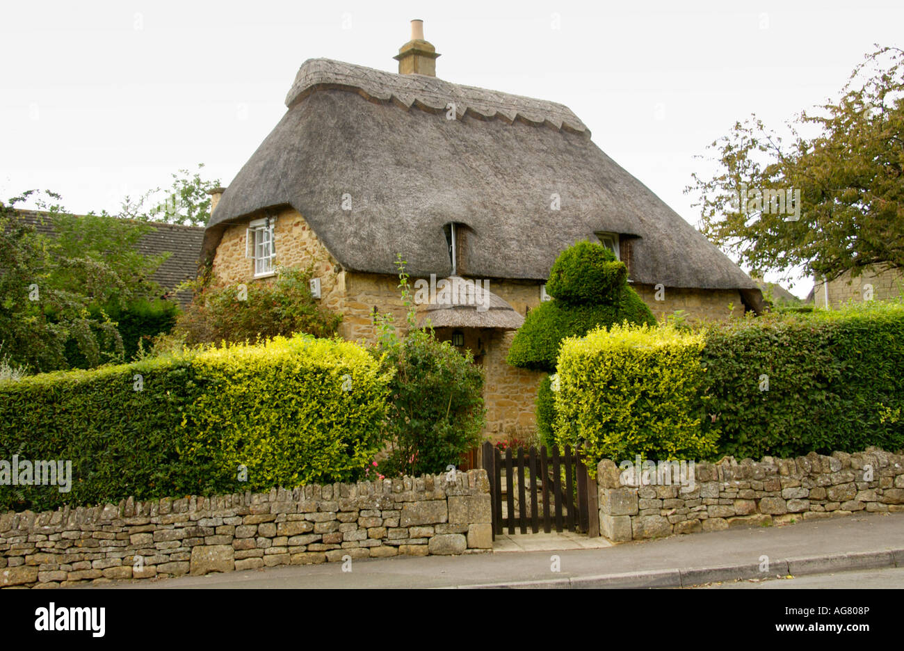 Thatched roof cottage in pretty Cotswold village of Chipping Campden
