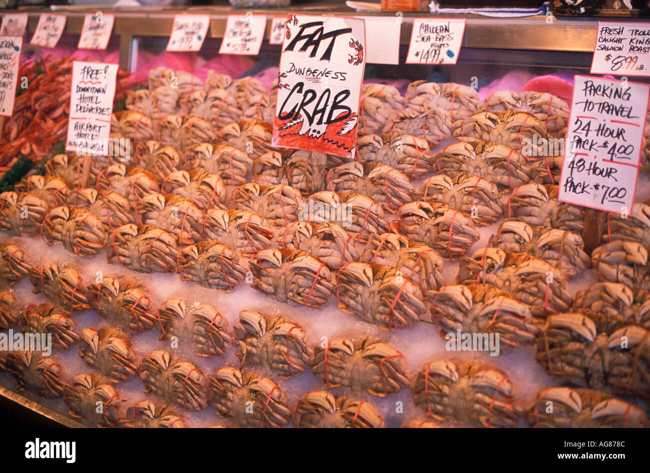 Crabs for sale at fish market Stock Photo Alamy