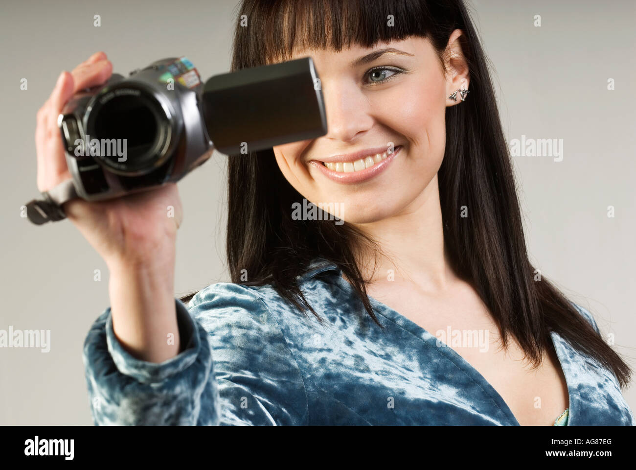Camera video woman hi-res stock photography and images - Alamy