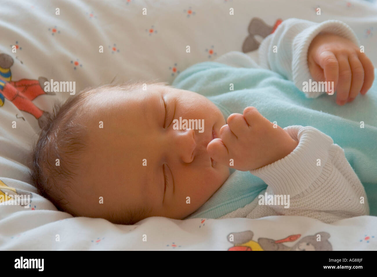 Sleeping baby hi-res stock photography and images - Alamy