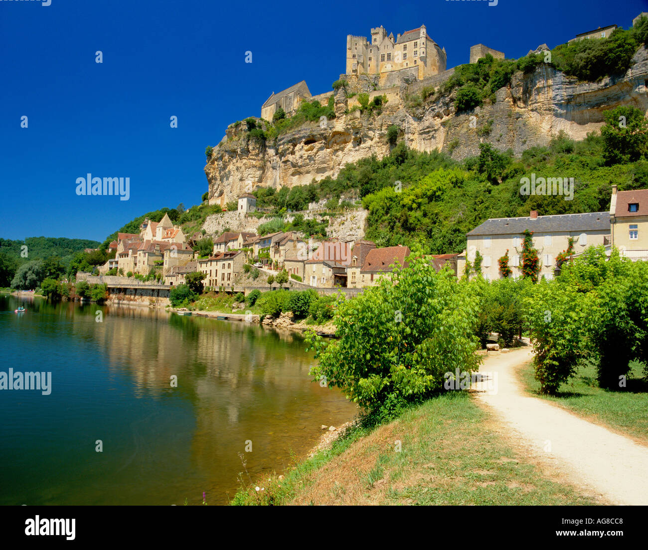 France Dordogne Beynac et Cazenac and Chateau Dordogne River Stock Photo