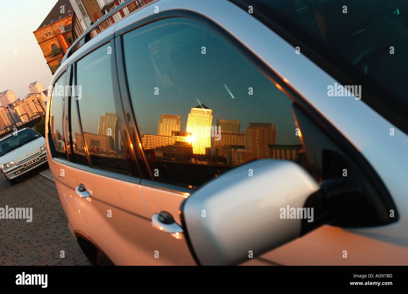 Reflection In Car Window Car reflection city hi-res stock photography and images - Alamy
