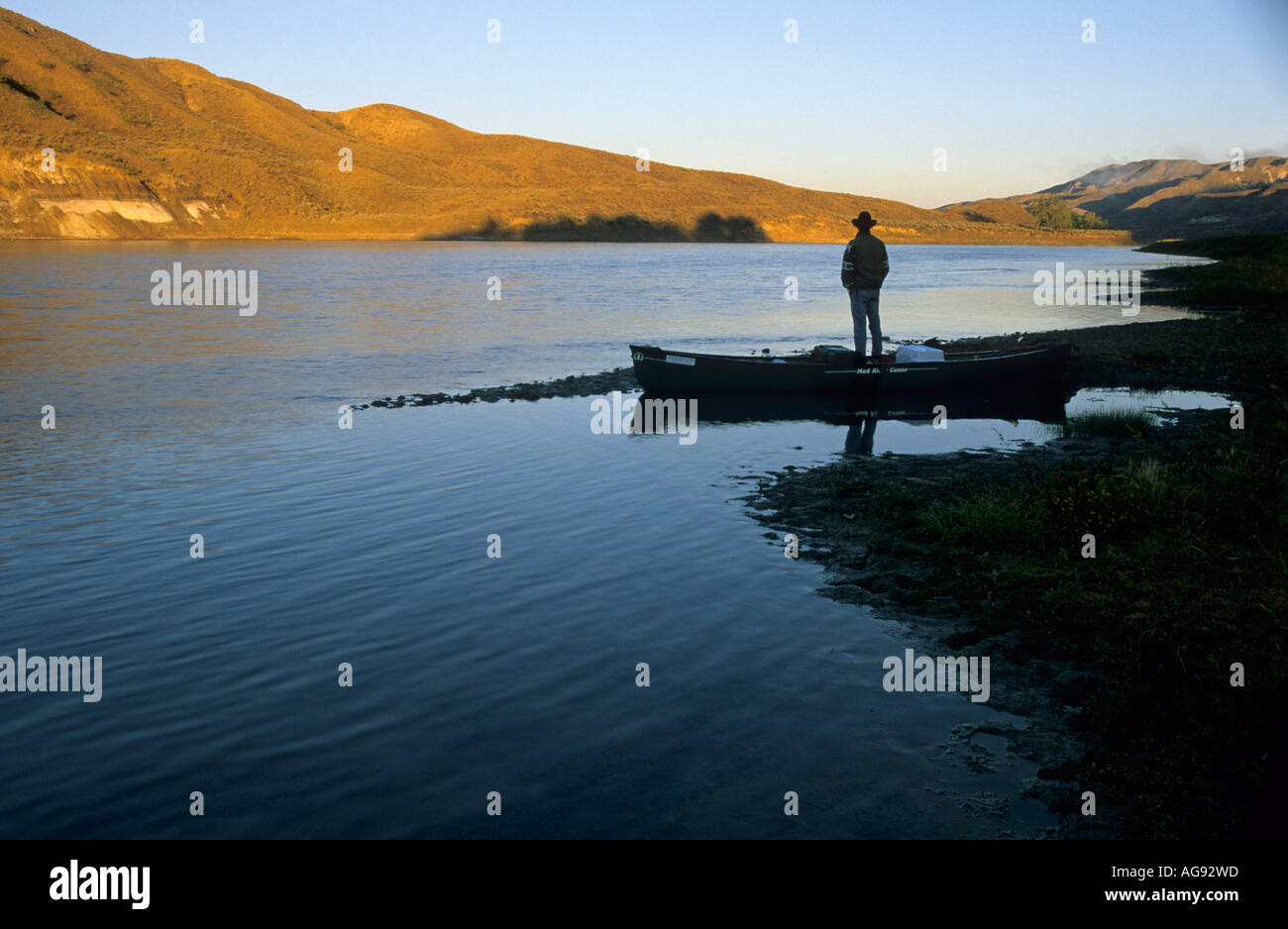 Man with canoe at the Missouri river, Missouri Breaks National Monument