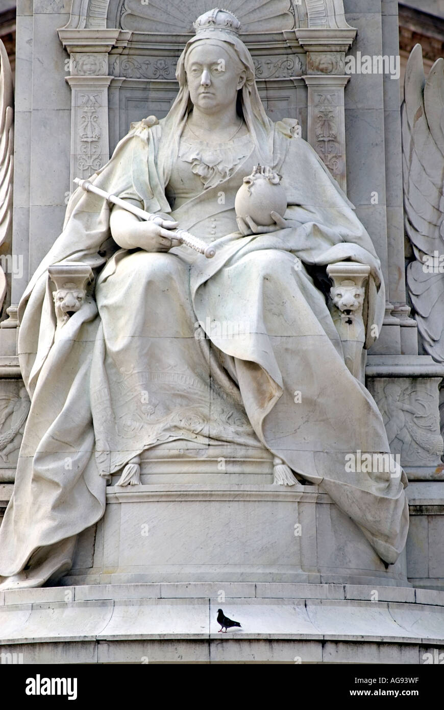 Statue of Queen Victoria in front of Buckingham Palace and facing the