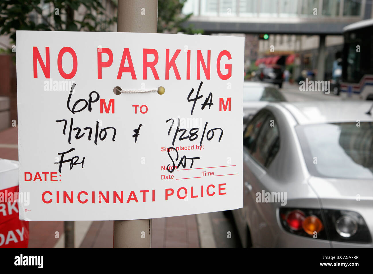 Cincinnati Ohio,sign,logo,no parking,police,temporary sign,visitors