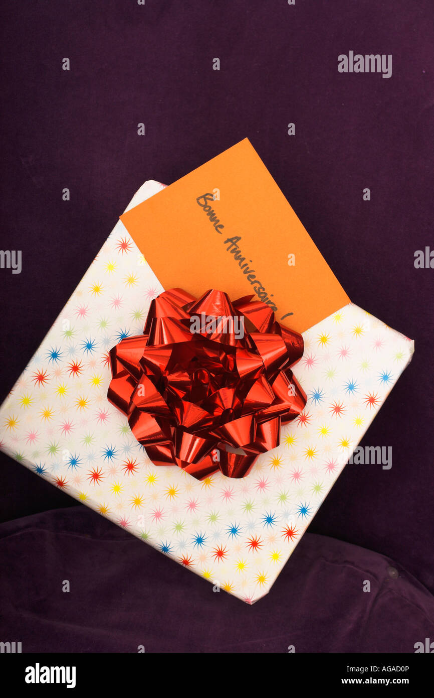 Close Up Of Present With French Note Bonne Anniversaire Stock Photo Alamy Close Up Of Present With French Note Bonne Anniversaire Stock Photo Alamy