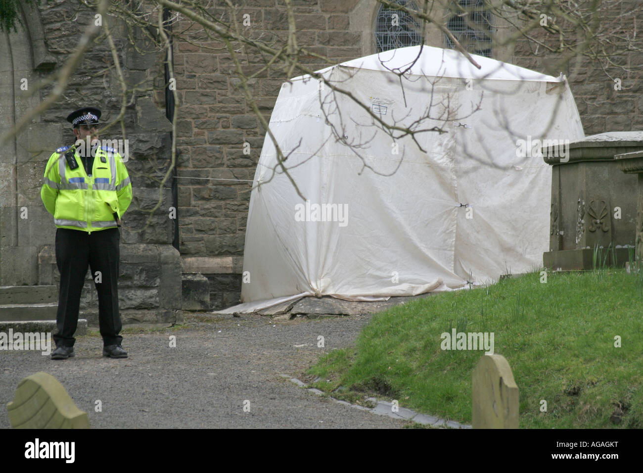 Police forensic teams at murder scene Stock Photo
