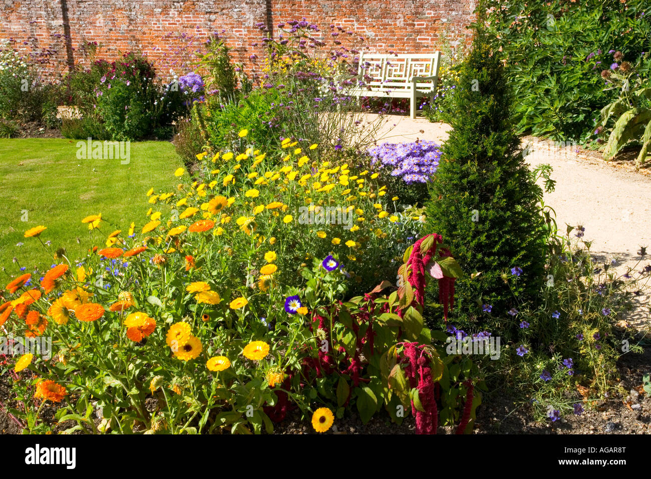 Walled garden england hi-res stock photography and images - Alamy