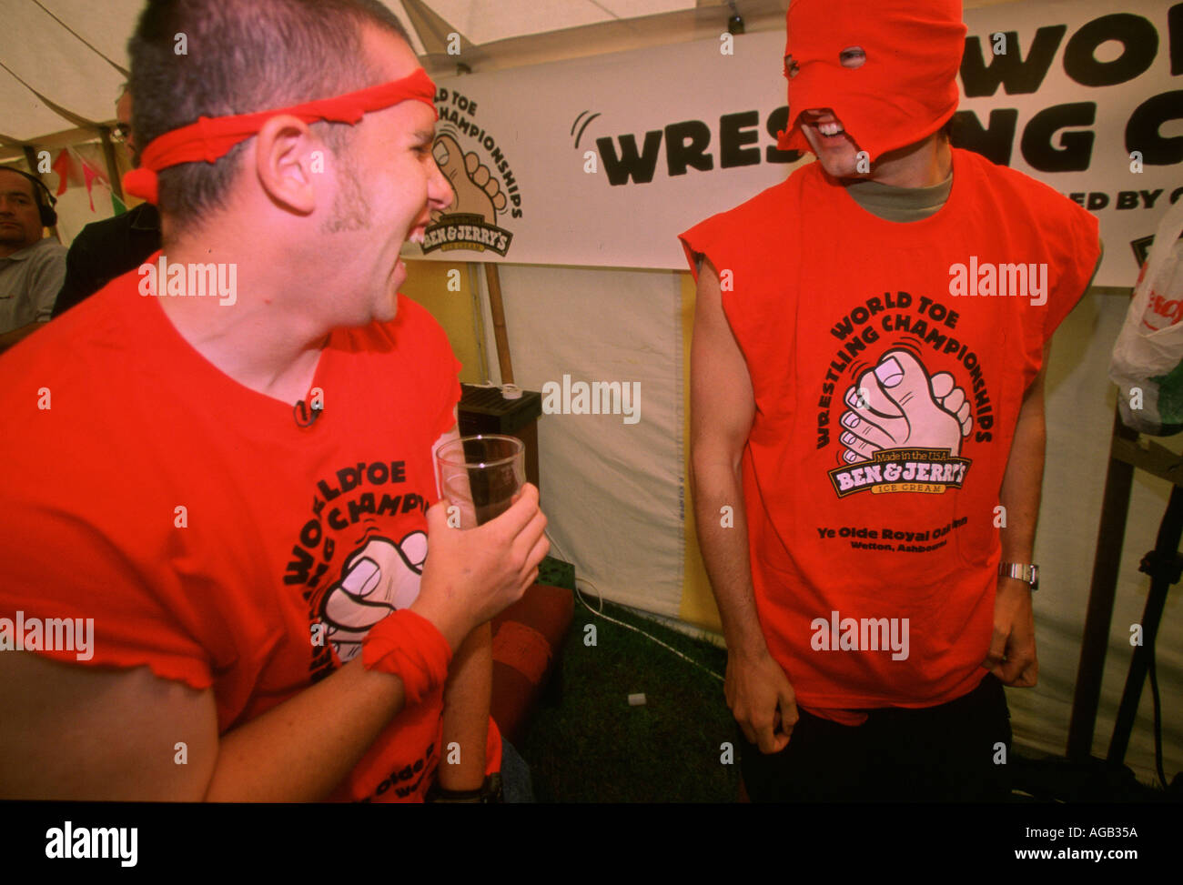 TOE WRESTLING COMPETITION DERBYSHIRE UK Stock Photo