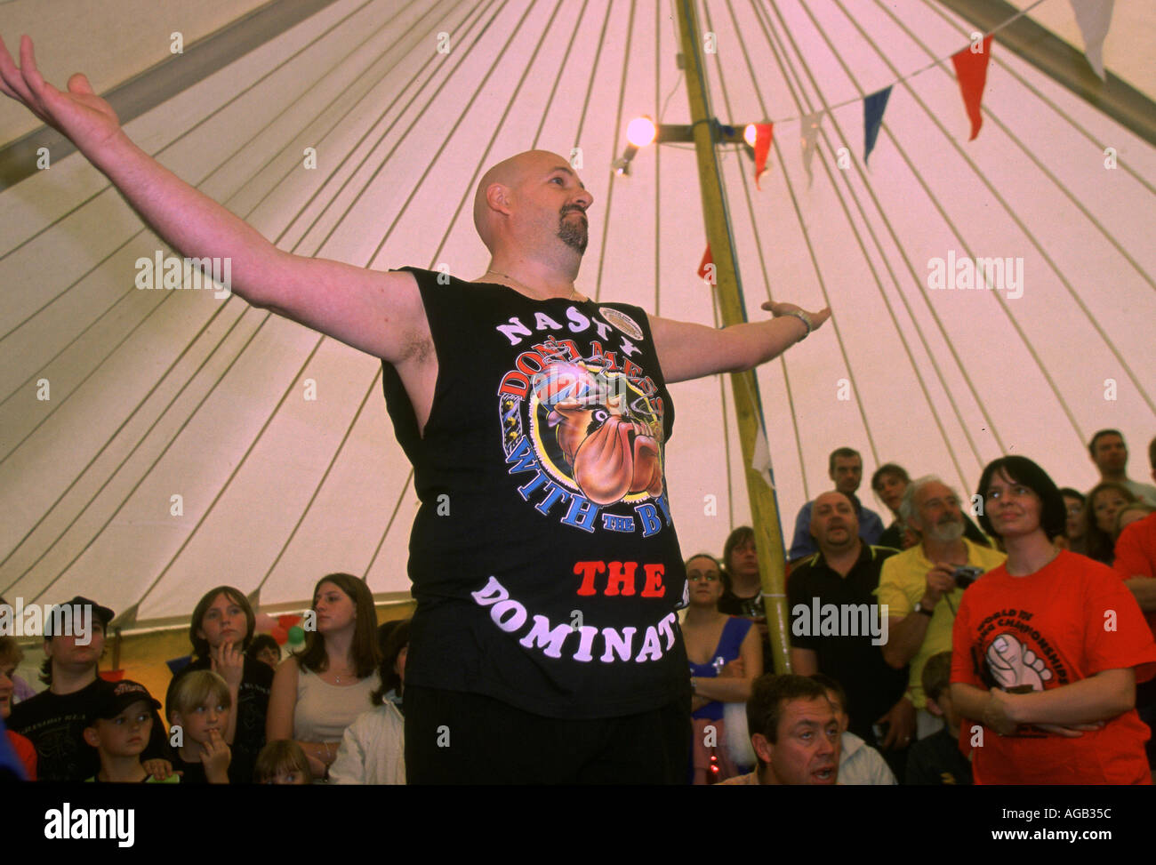 TOE WRESTLING COMPETITION DERBYSHIRE UK Stock Photo