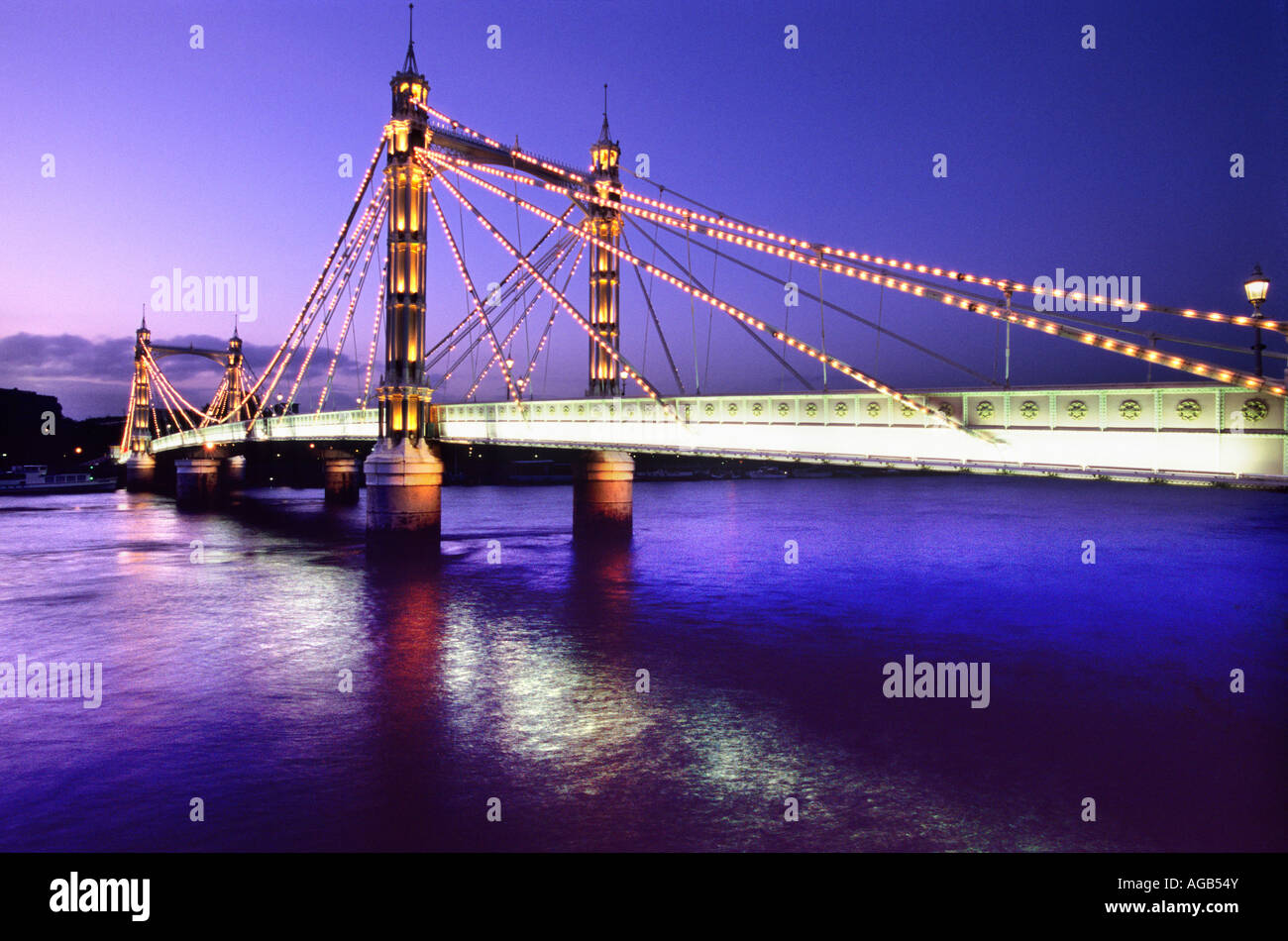 The Albert Bridge London at dusk Stock Photo - Alamy