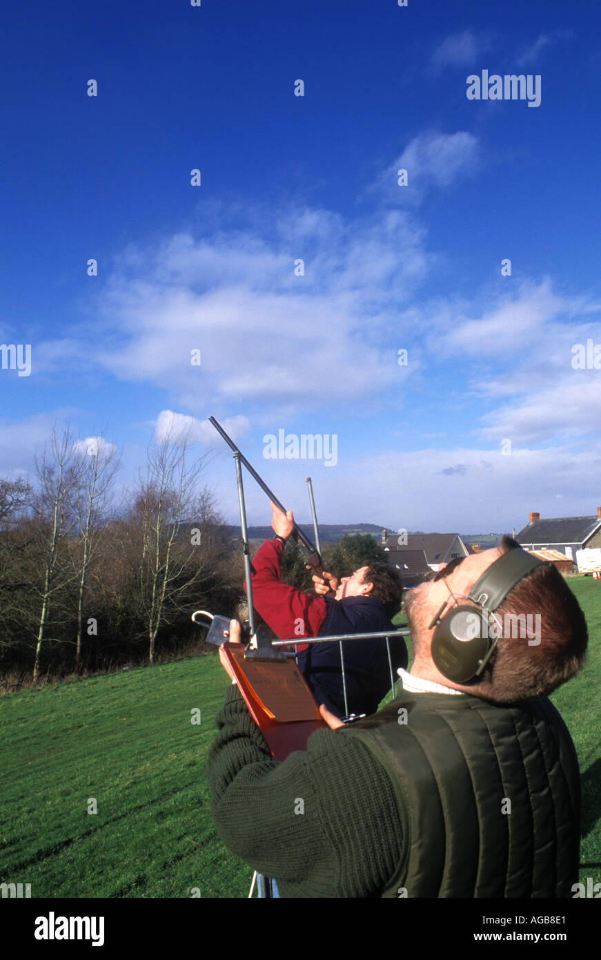Clay pigeon shooting uk hires stock photography and images Alamy