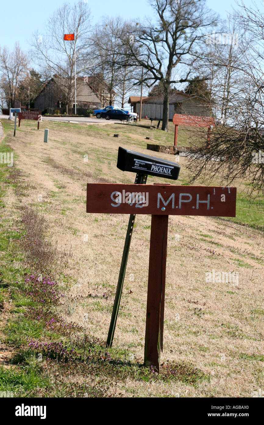 Quirky eye catching  9 1/2 mph speed limit sign,  Trail of Tears landing site museum, Tahlonteeskee, Oklahoma, USA Stock Photo