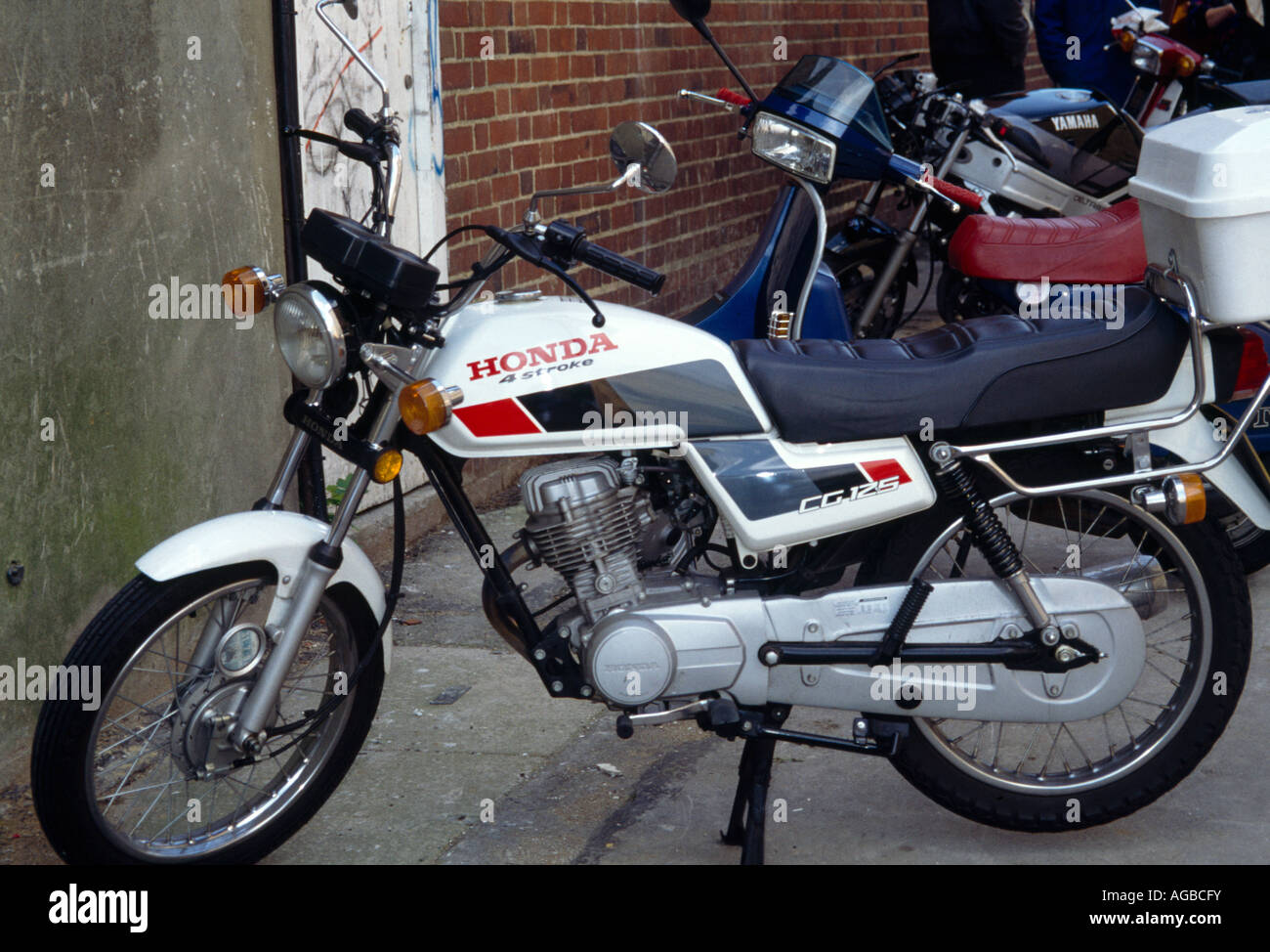 Honda cg125 hi-res stock photography and images - Alamy